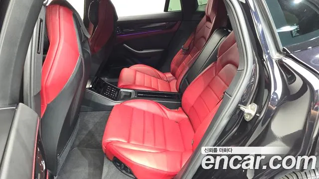 Porsche Panamera 2025 thumb 11