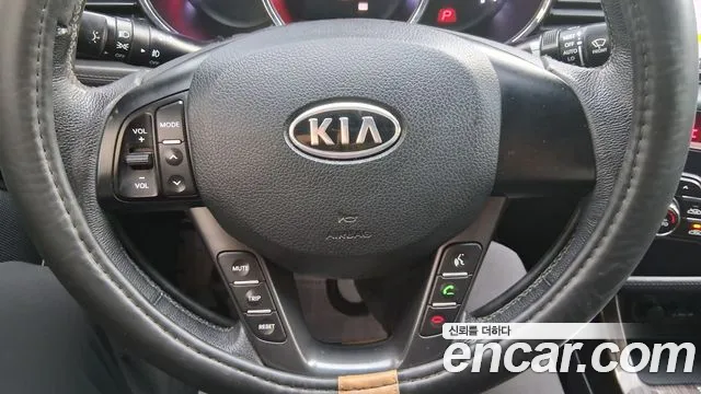 Kia K5 2010 thumb 10