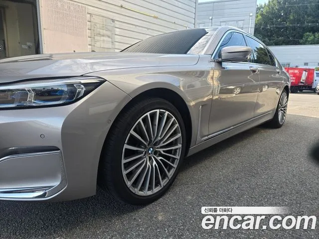 BMW 7 серии 2021 thumb 2