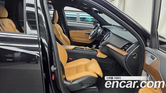 Volvo XC90 2019 thumb 11