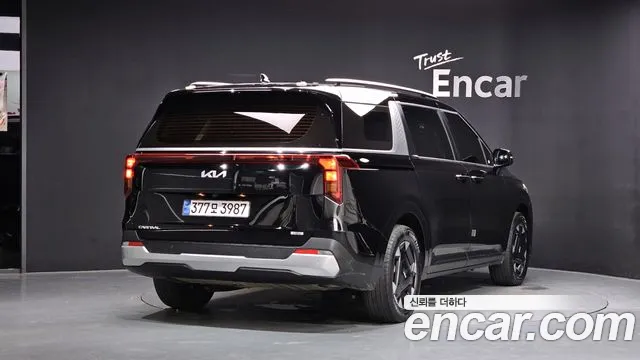 Kia Carnival 2024 thumb 2