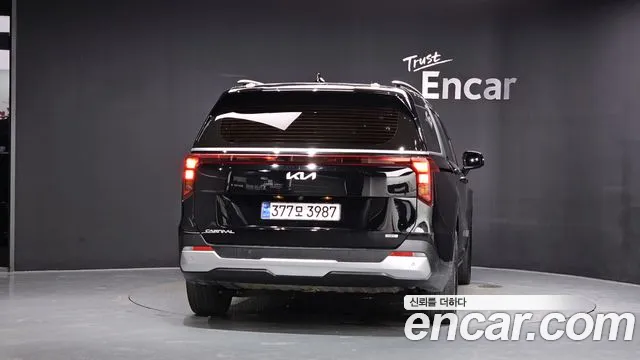 Kia Carnival 2024 thumb 4