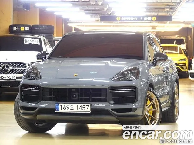 Porsche Cayenne 2022 thumb 3