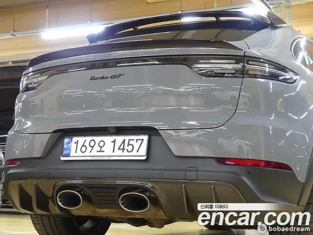 Porsche Cayenne 2022 thumb 4