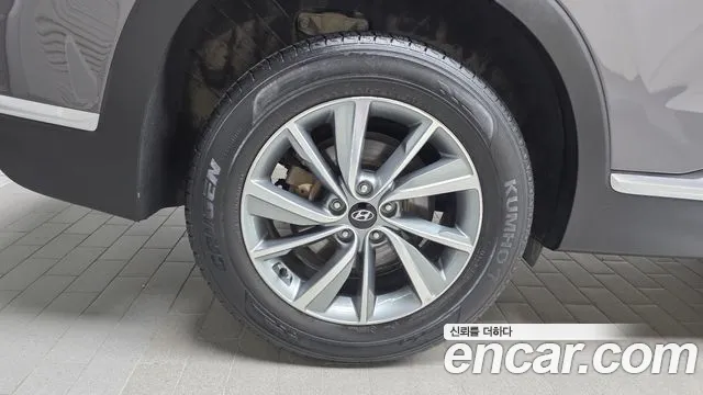 Hyundai Santa Fe 2019 thumb 5