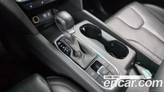 Hyundai Santa Fe 2019 thumb 9