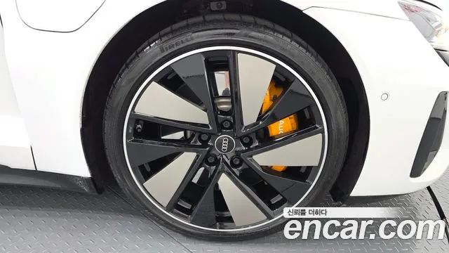 Audi e-tron GT 2022 thumb 5