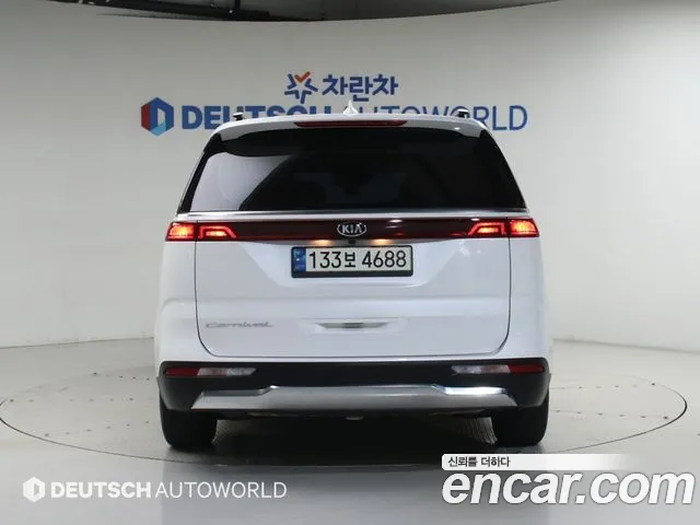Kia Carnival 2021 thumb 4