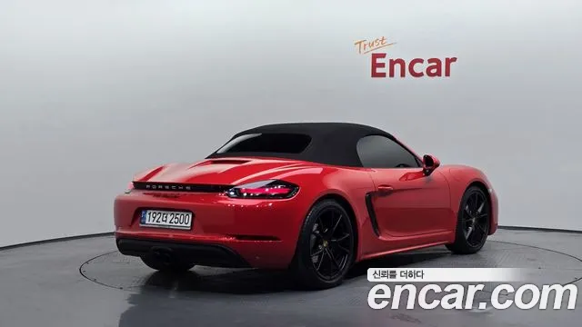 Porsche Cayman 2022 thumb 2