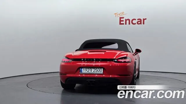 Porsche Cayman 2022 thumb 4