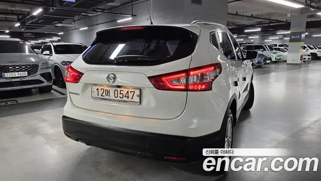 Nissan Qashqai 2015 thumb 4
