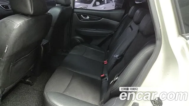 Nissan Qashqai 2015 thumb 8