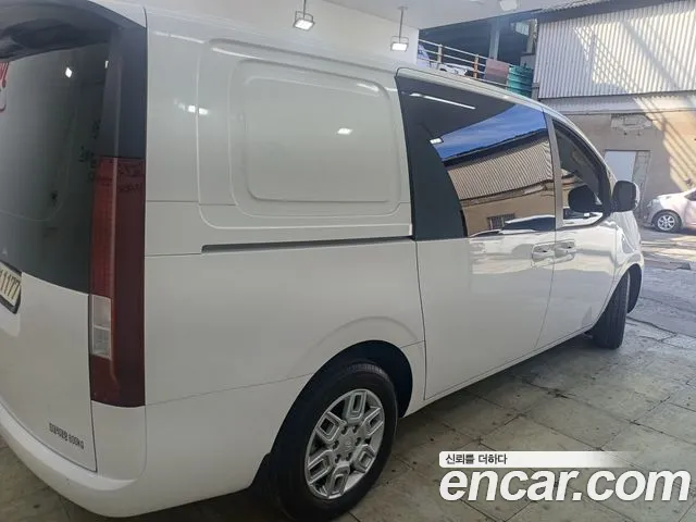 Hyundai Staria 2022 thumb 5