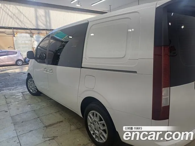 Hyundai Staria 2022 thumb 6
