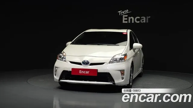 Toyota Prius 2015 thumb 3