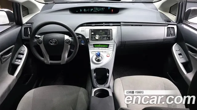 Toyota Prius 2015 thumb 7