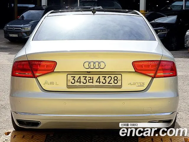 Audi A8 2013 thumb 3