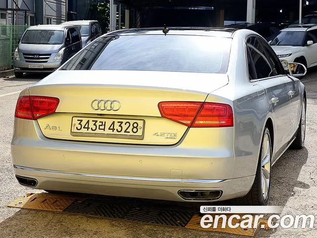 Audi A8 2013 thumb 4