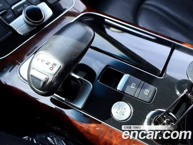 Audi A8 2013 thumb 7
