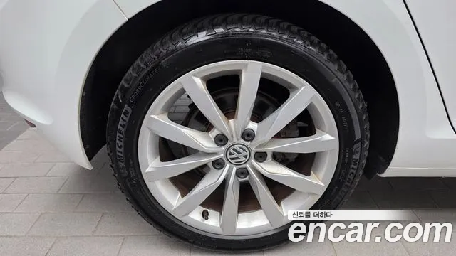 Volkswagen Golf Sportsvan 2015 thumb 5