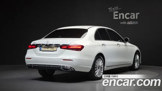 Mercedes-Benz E-Класс 2023 thumb 2