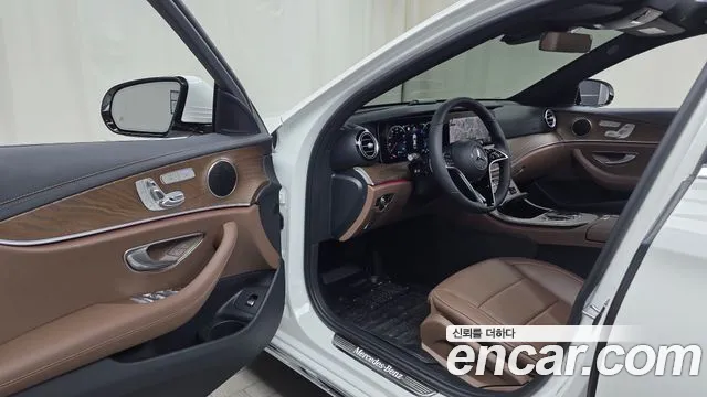 Mercedes-Benz E-Класс 2023 thumb 10