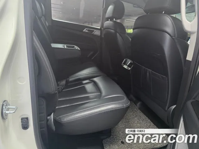 KG_Mobility_Ssangyong Rexton 2019 thumb 8