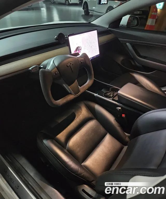 Tesla Model 3 2020 thumb 5