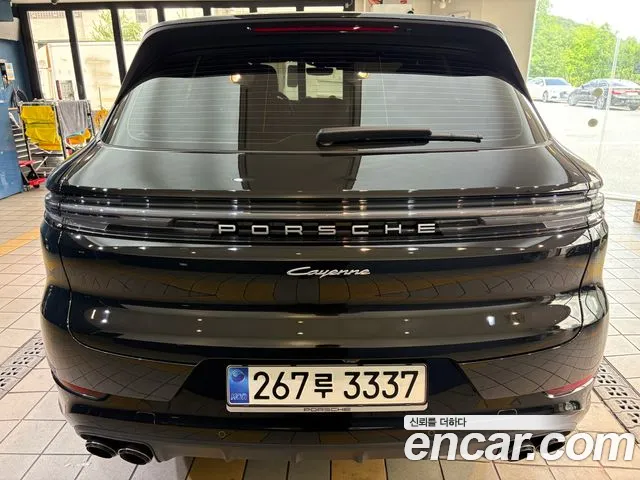 Porsche Cayenne 2025 thumb 2