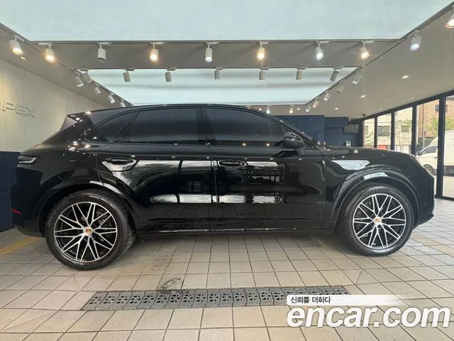 Porsche Cayenne 2025 thumb 3