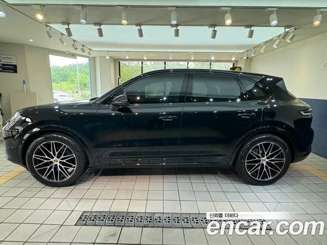 Porsche Cayenne 2025 thumb 4