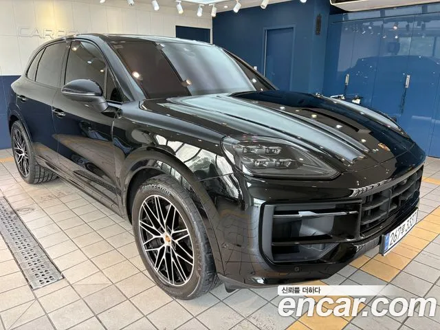 Porsche Cayenne 2025 thumb 5