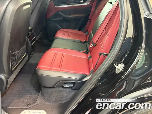 Porsche Cayenne 2025 thumb 10