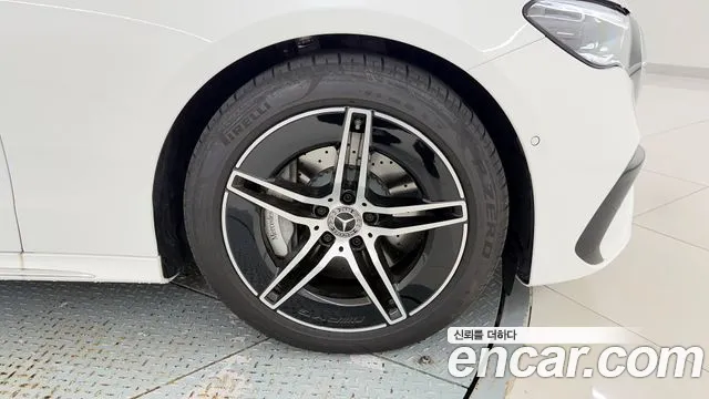 Mercedes-Benz E-Класс 2025 thumb 10
