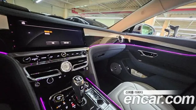 Bentley Flying Spur 2025 thumb 9