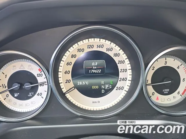 Mercedes-Benz E-Класс 2014 thumb 8