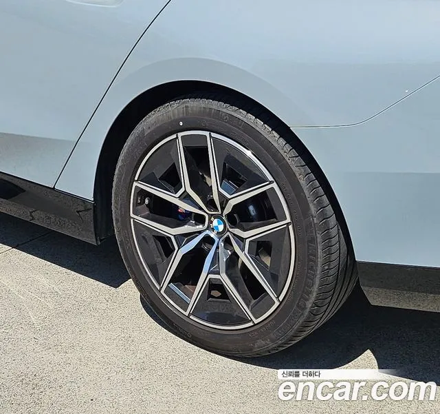 BMW 5 серии 2024 thumb 5