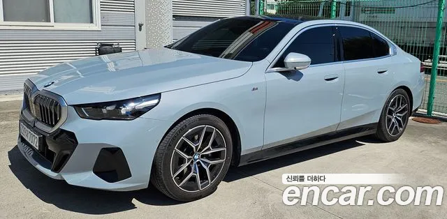 BMW 5 серии 2024 thumb 9