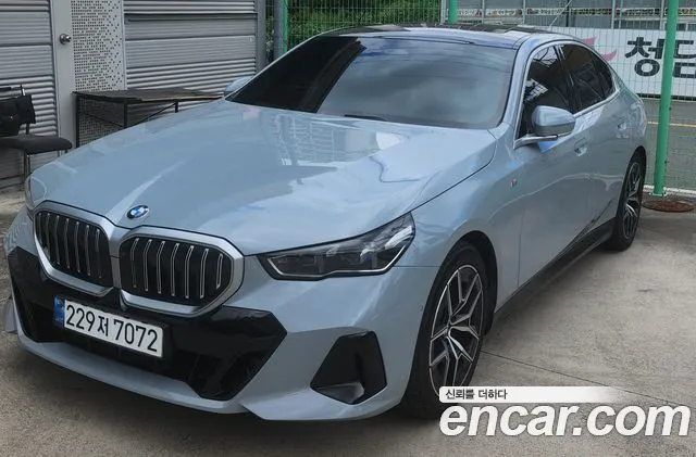 BMW 5 серии 2024 thumb 10
