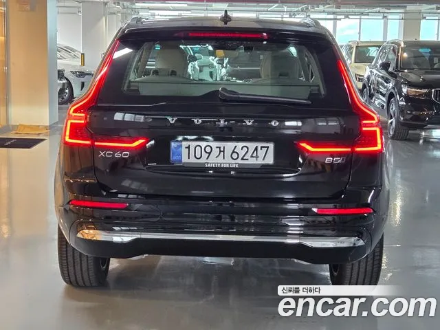 Volvo XC60 2026 thumb 4