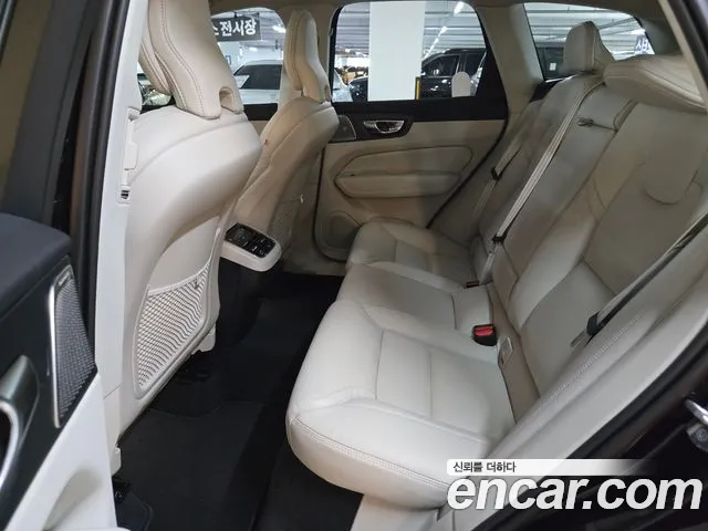 Volvo XC60 2026 thumb 9