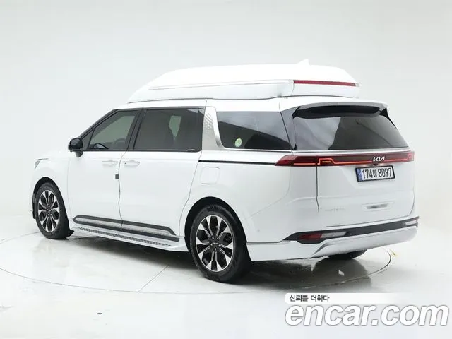 Kia Carnival 2023 thumb 4