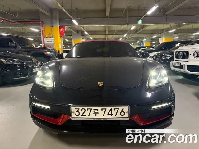 Porsche Cayman 2018 thumb 3