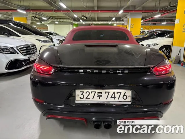 Porsche Cayman 2018 thumb 4