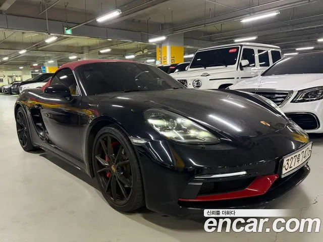 Porsche Cayman 2018 thumb 6