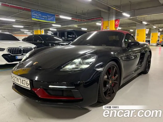 Porsche Cayman 2018 thumb 12