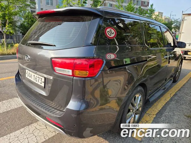 Kia Carnival 2017 thumb 3