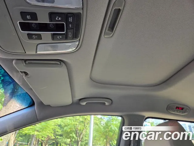 Kia Carnival 2017 thumb 9