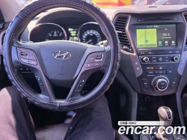 Hyundai Santa Fe 2016 thumb 6