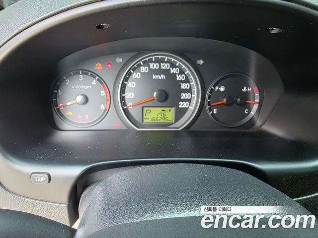 Hyundai Starex 2012 thumb 3